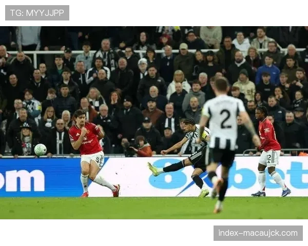 曼联欧冠席位保卫战 伤病潮下卡里克轮换艺术受考验